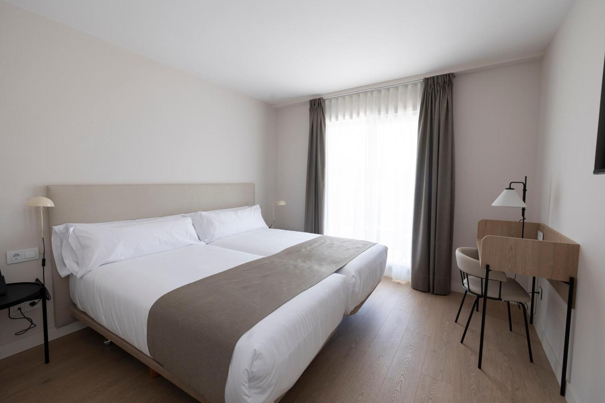 Hotel H4 Cangas 3 Superior エクステリア 写真
